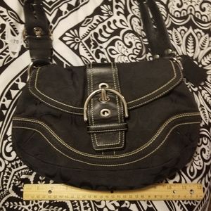 Signature Coach shoulder bag